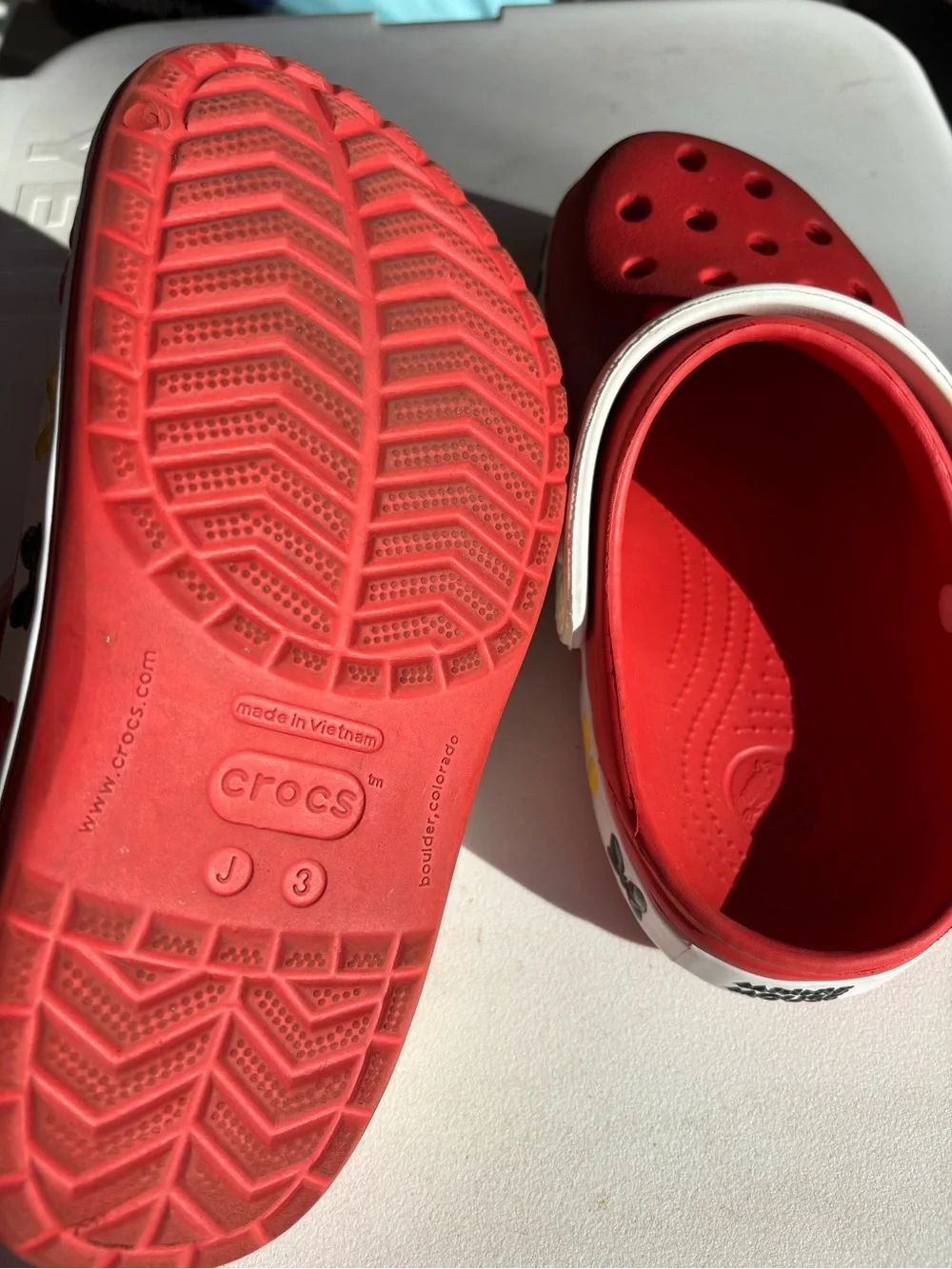 CROCS bright red